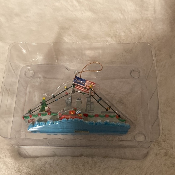 Vintage 2003 American Greetings Christmas at Sea—Eighth in a Series Ornament - Picture 4 of 11